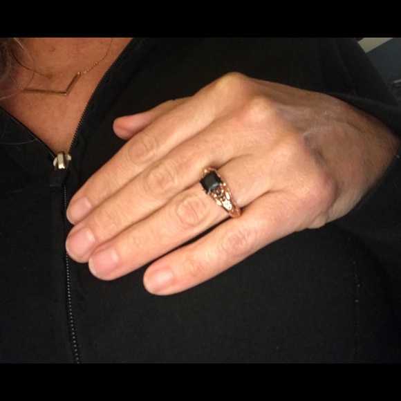 Rose Gold filled black sapphire simulated ring. - Picture 4 of 8